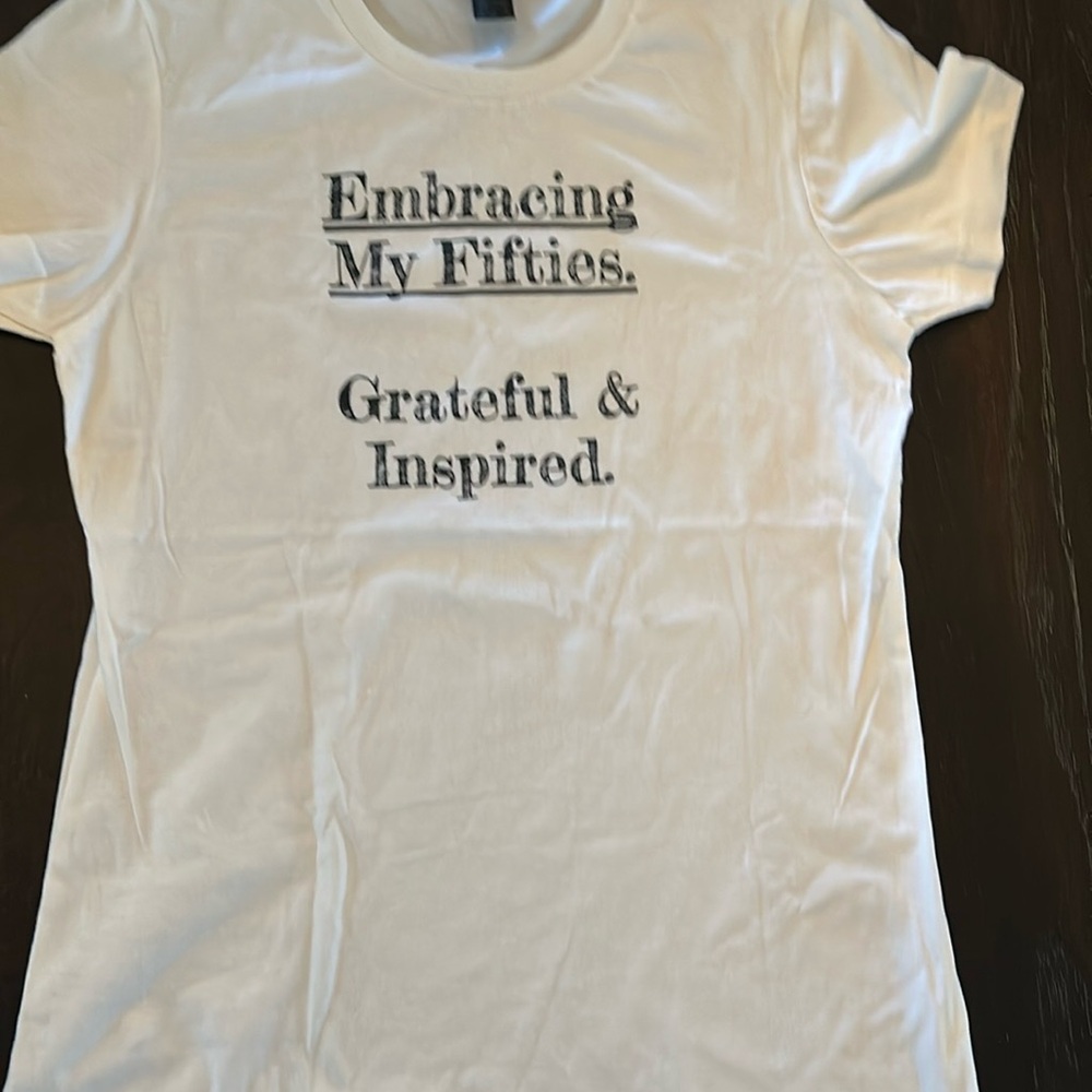 Cream Fitted Short Sleeve Tee with Round Neckline